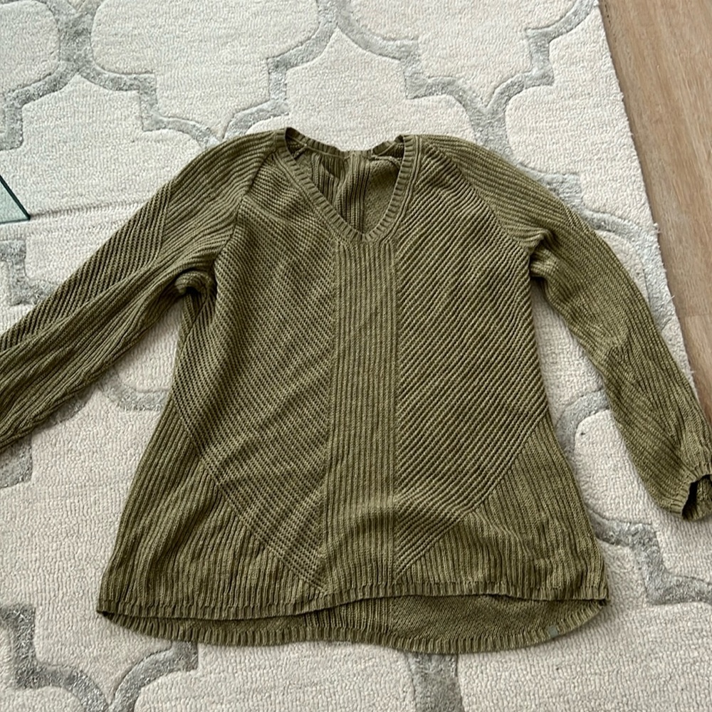 Lululemon sweater (S)- EUC!